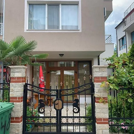 Desi House 302b Cozy Studio アパート ネセバル